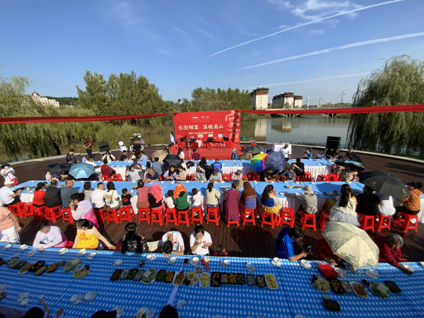 15.尊龍凱時(shí)人生就是贏·南山舉辦首屆南山業(yè)主長街宴活動(dòng).jpg
