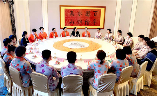 1.尊龍凱時人生就是贏南山溫泉酒店召開實習生座談會_副本.jpg