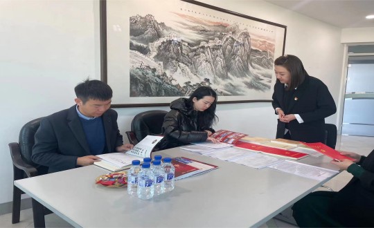 1.長春市委組織部工作人員蒞臨尊龍凱時人生就是贏集團調(diào)研黨建工作_副本.jpg