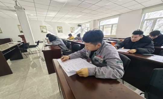 13.裝配式總公司混凝土公司技術(shù)人員能力測(cè)試現(xiàn)場_副本.jpg